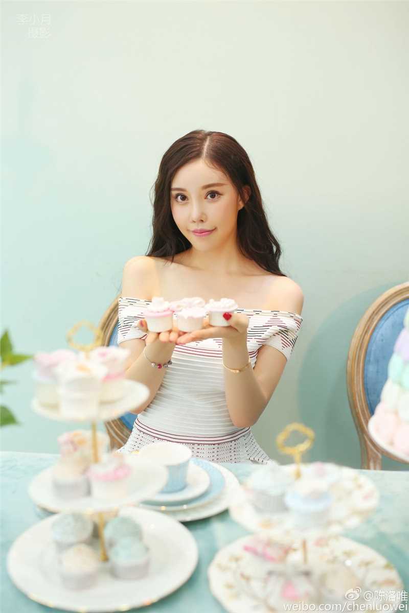 特别专辑长发清纯美女陈洛唯微博养眼美照图片图片