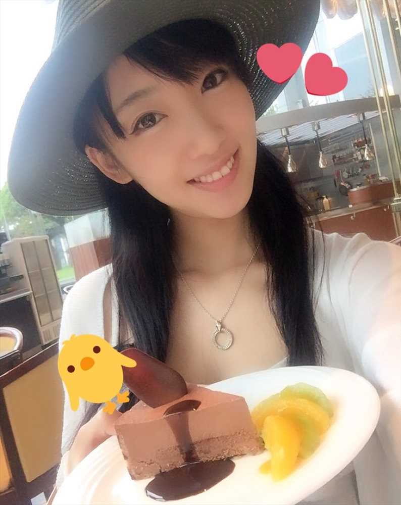 优质日本清纯美女坂口ちな养眼私拍美照相册