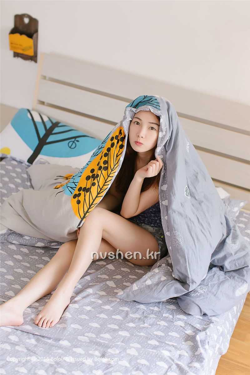 优质90后清纯美女沈欣雨唯美摄影图集图片