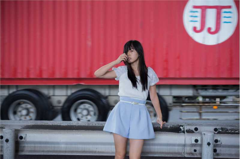 高清日本清纯美女铃木茜音户外图片图集