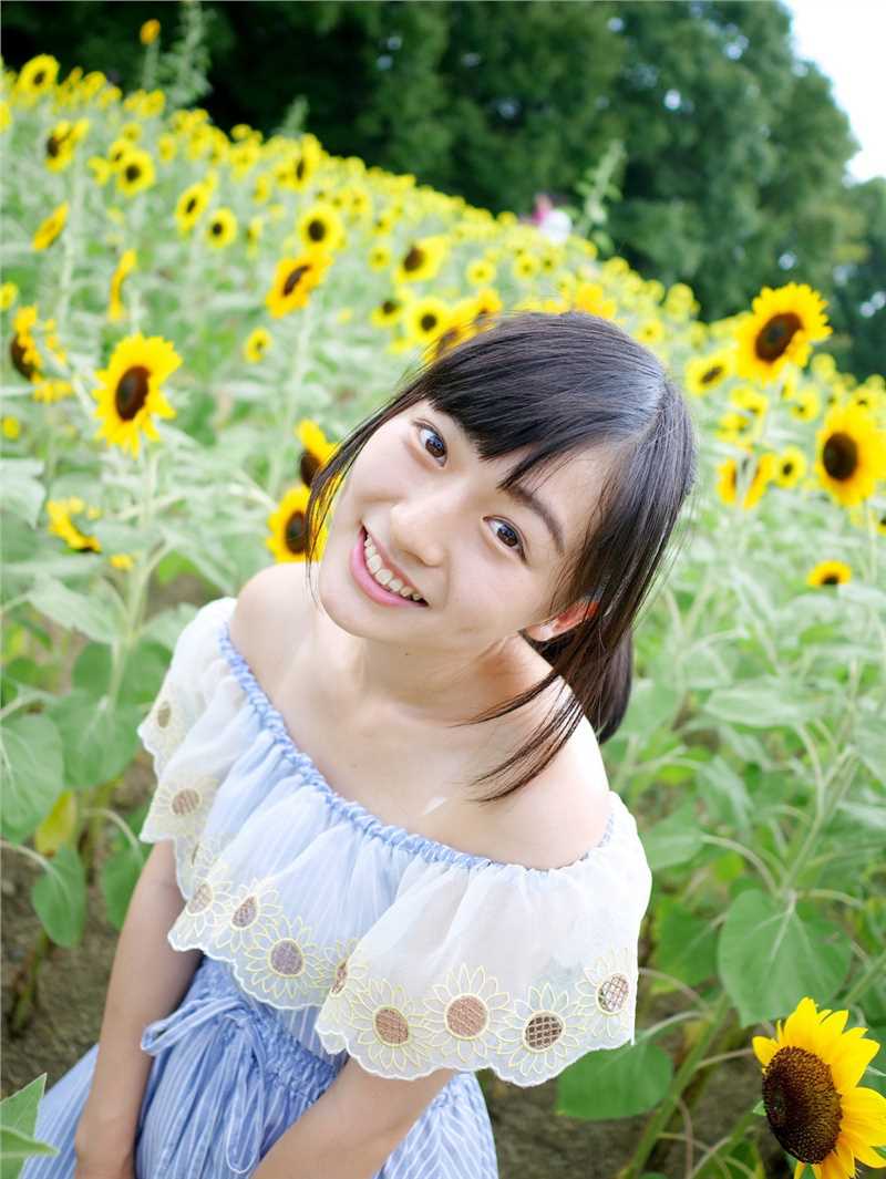 高清日本清纯美女铃木茜音户外图片图集