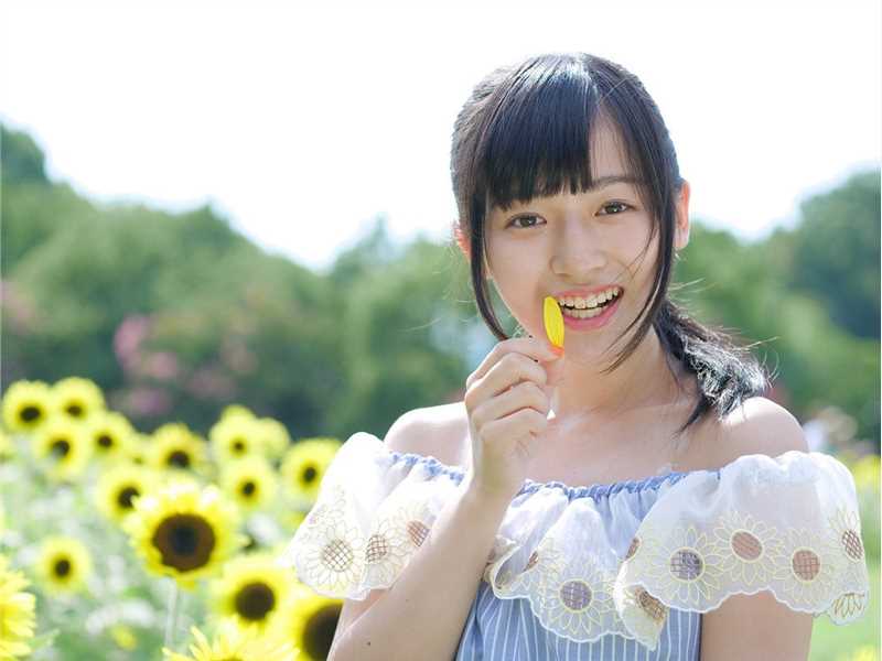 高清日本清纯美女铃木茜音户外图片图集