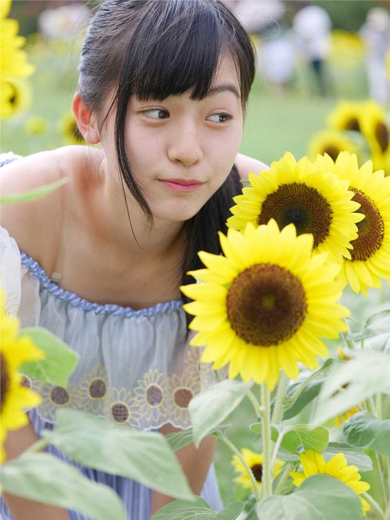 高清日本清纯美女铃木茜音户外图片图集