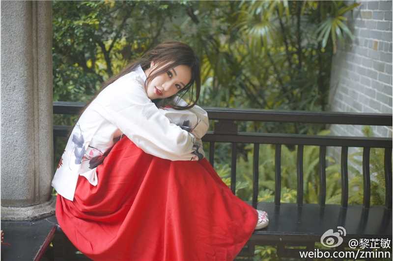 特别专辑90后氧气清纯美女黎芷敏私拍美图图片