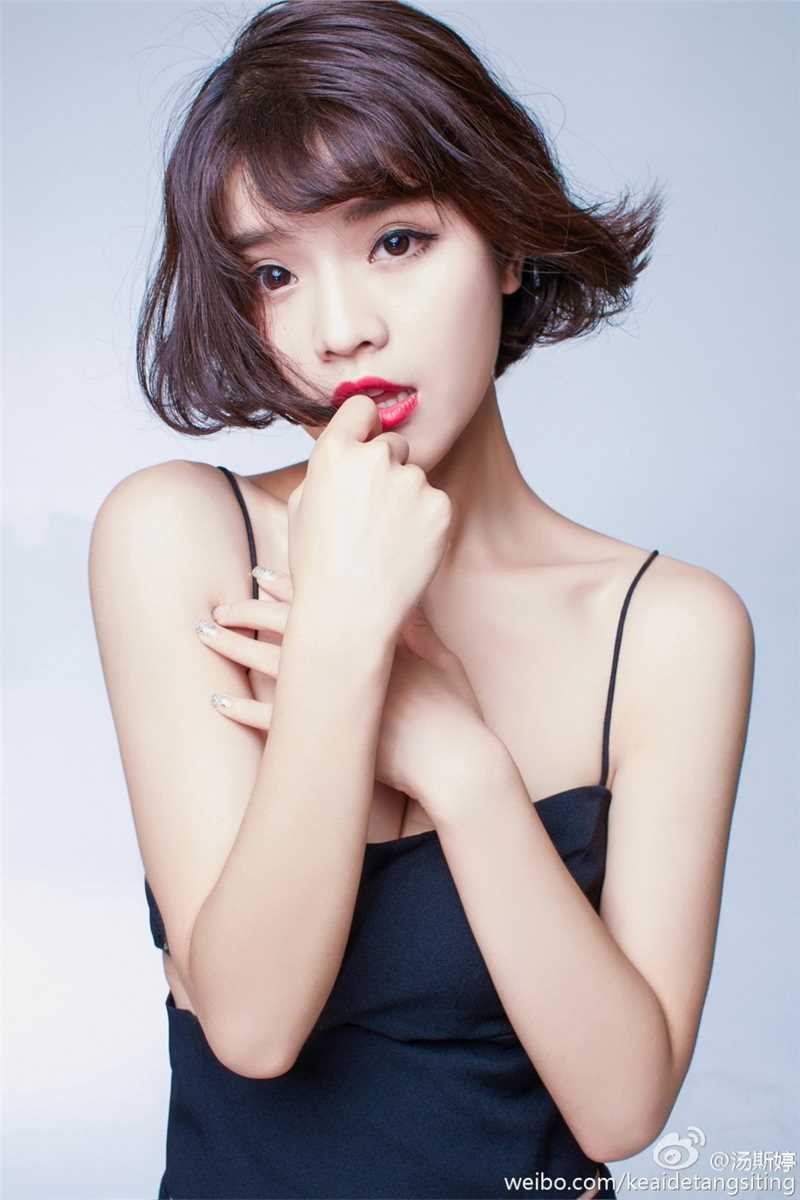 精选清纯氧气美女汤斯婷微博高清美图欣赏图册