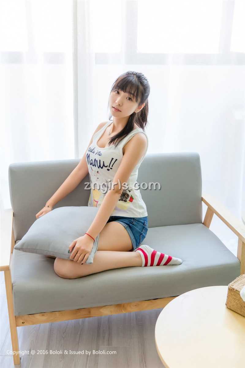 精选甜美清纯女孩球球私房唯美图片图册