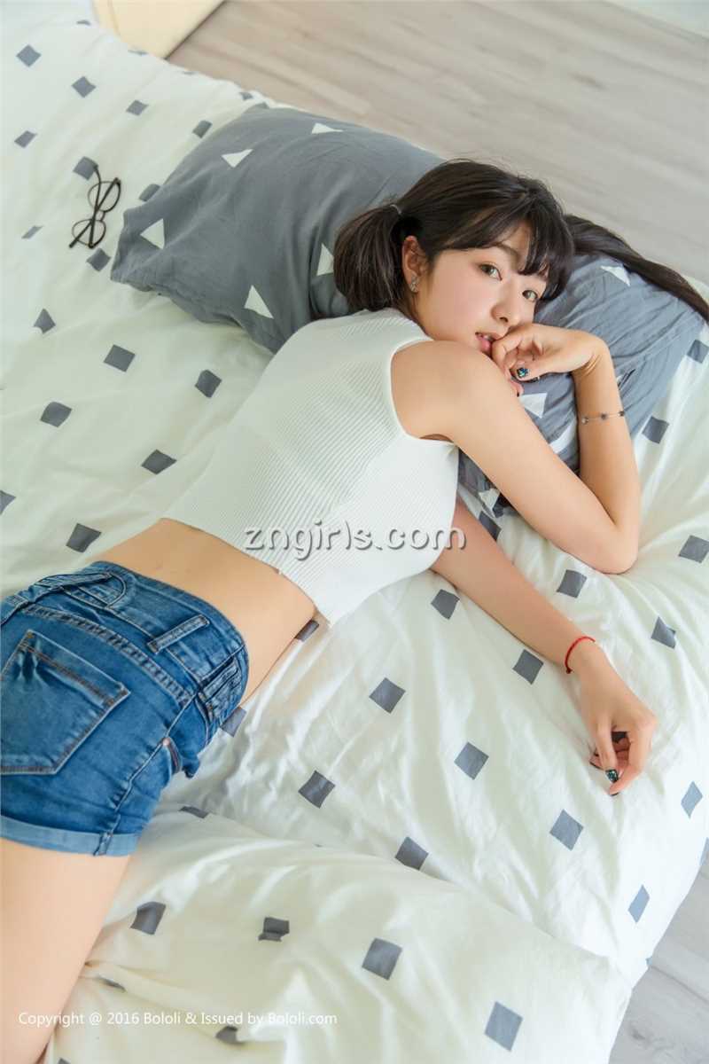 精选甜美清纯女孩球球私房唯美图片图册