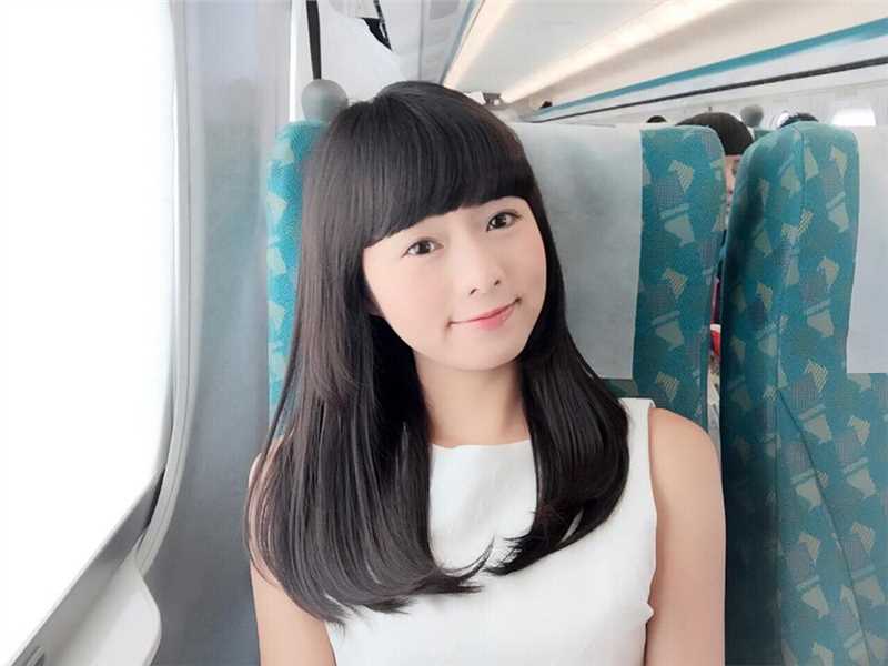 优质清纯氧气美女简廷芮美图欣赏图片