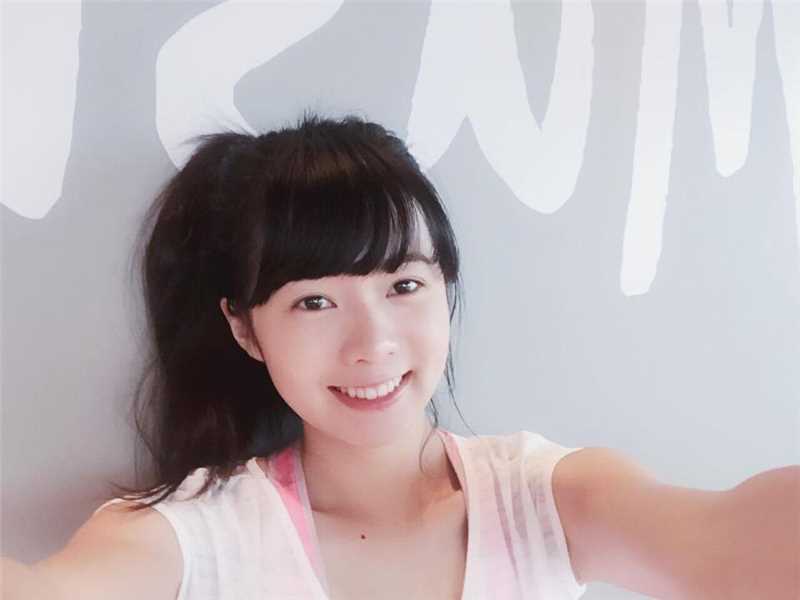 优质清纯氧气美女简廷芮美图欣赏图片