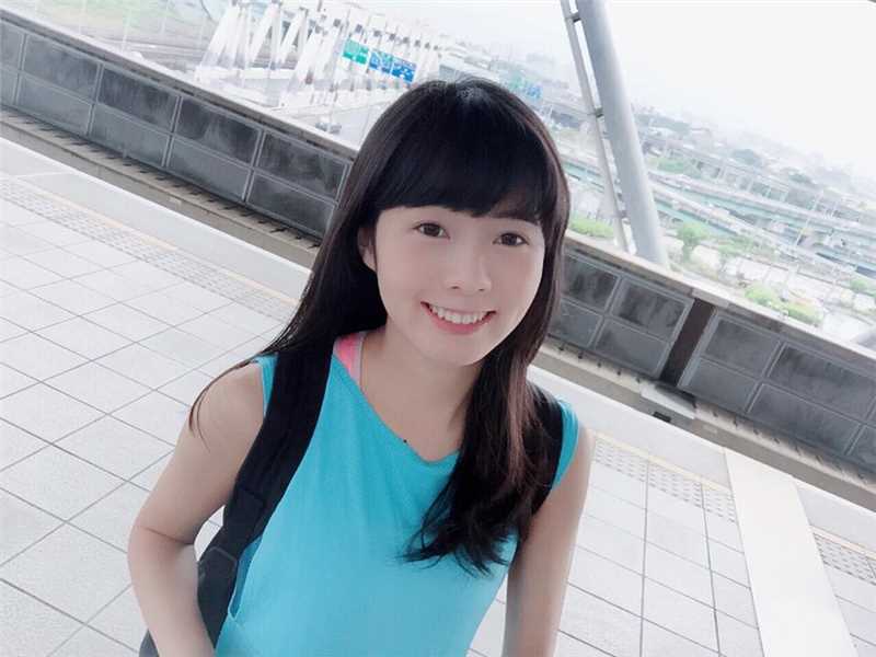 优质清纯氧气美女简廷芮美图欣赏图片