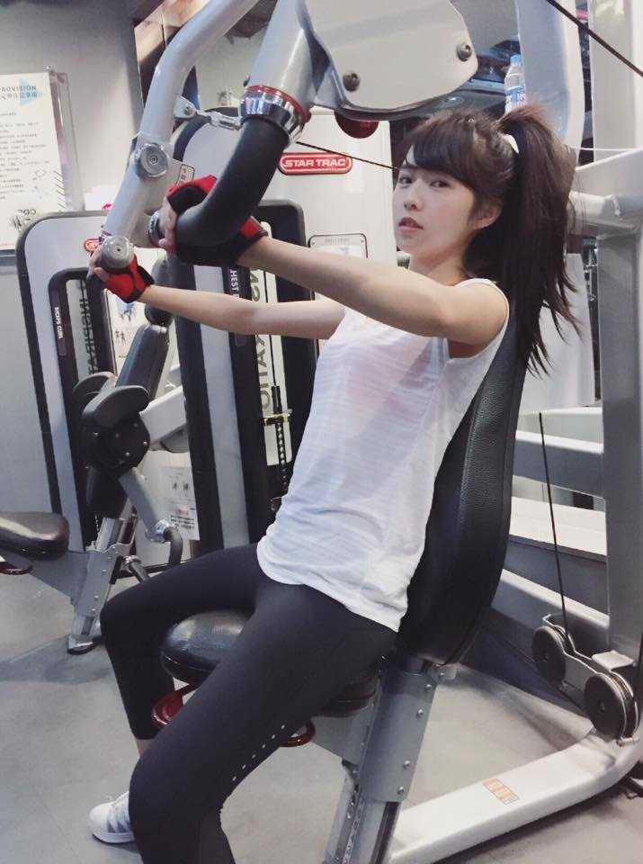 优质清纯氧气美女简廷芮美图欣赏图片