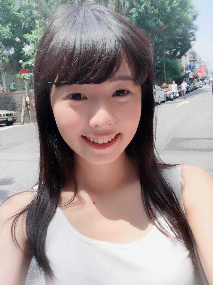 优质清纯氧气美女简廷芮美图欣赏图片