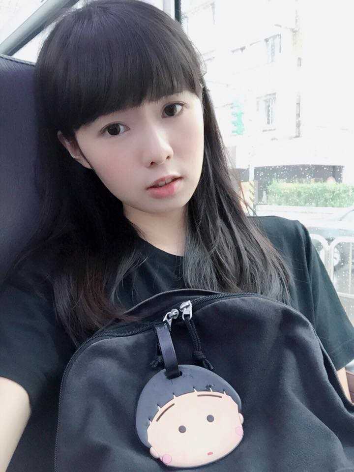 优质清纯氧气美女简廷芮美图欣赏图片