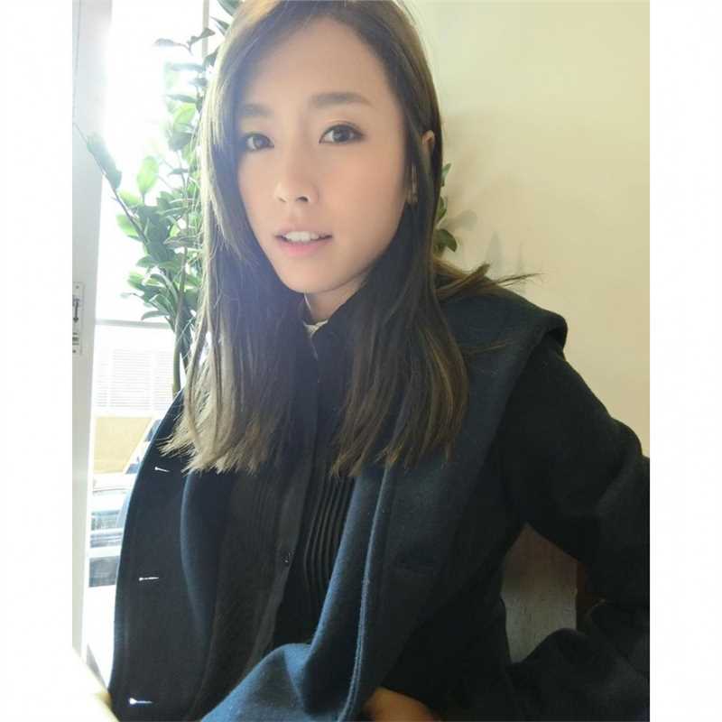 最新美女魔术师何颖璇清纯图片图集