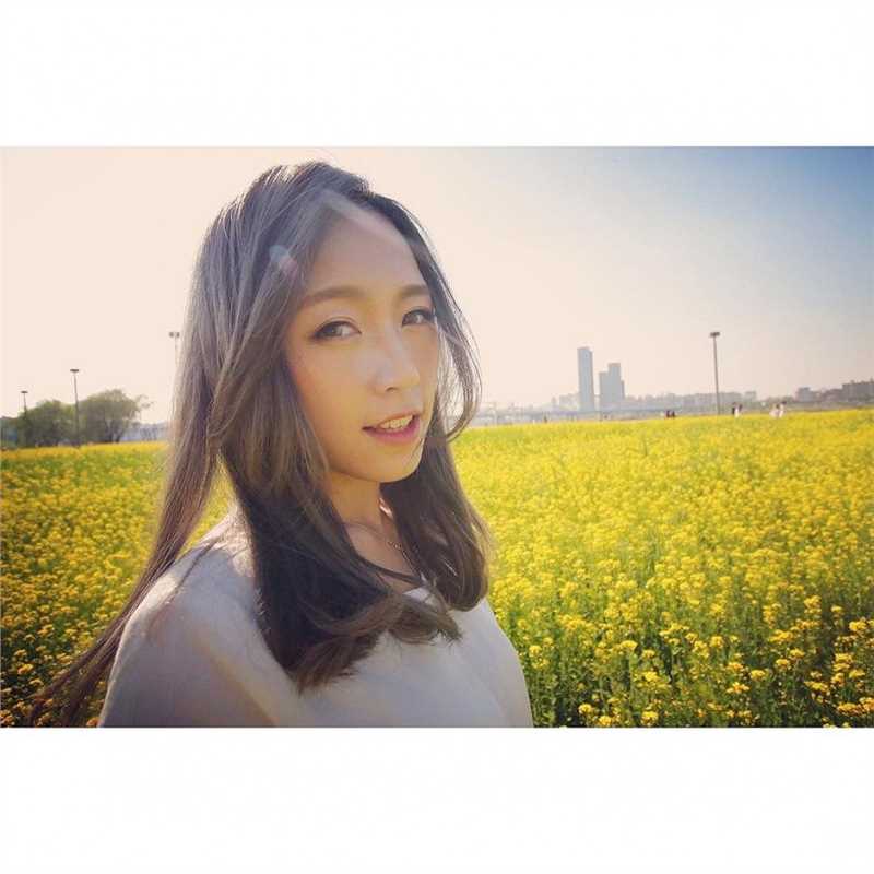 最新美女魔术师何颖璇清纯图片图集