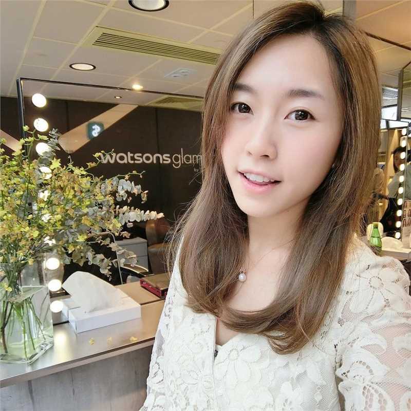 最新美女魔术师何颖璇清纯图片图集