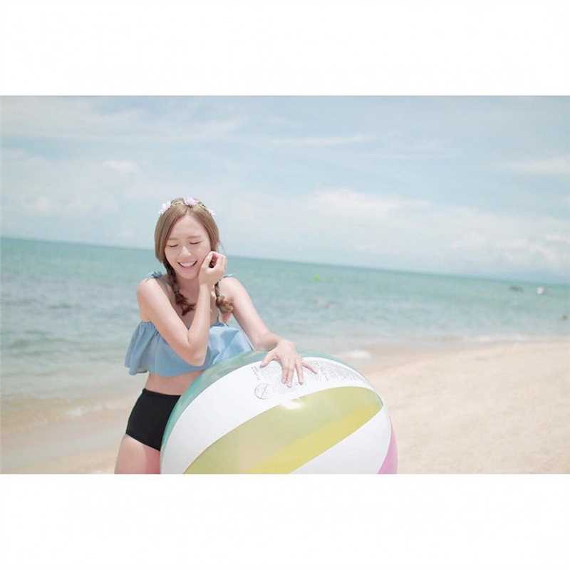 最新美女魔术师何颖璇清纯图片图集