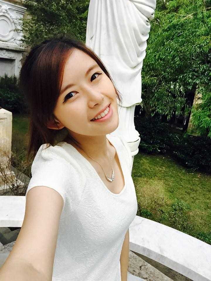 优质大学清纯美女林妤臻私拍图片相册