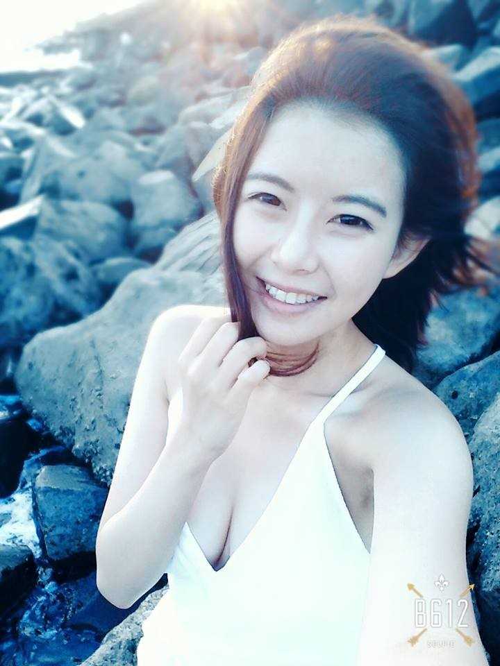 优质大学清纯美女林妤臻私拍图片相册