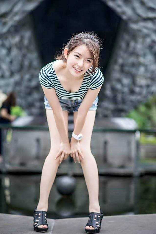 优质大学清纯美女林妤臻私拍图片相册