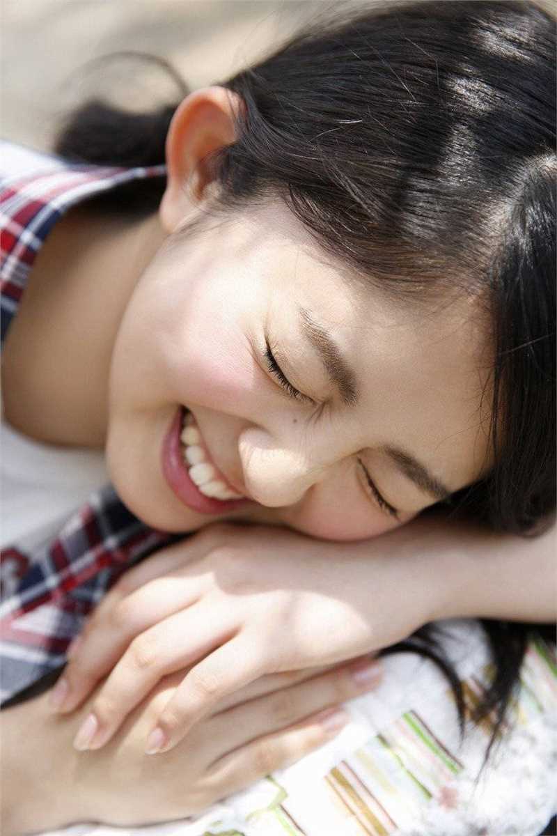 日本清纯美少女铃本美愉私拍