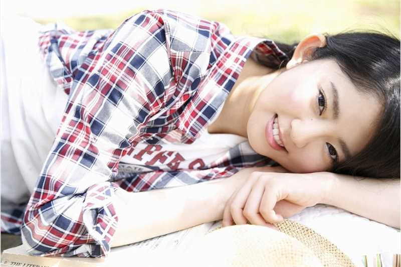 日本清纯美少女铃本美愉私拍