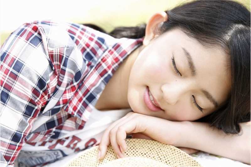 日本清纯美少女铃本美愉私拍