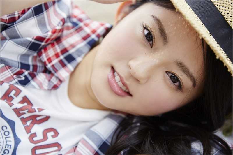 日本清纯美少女铃本美愉私拍