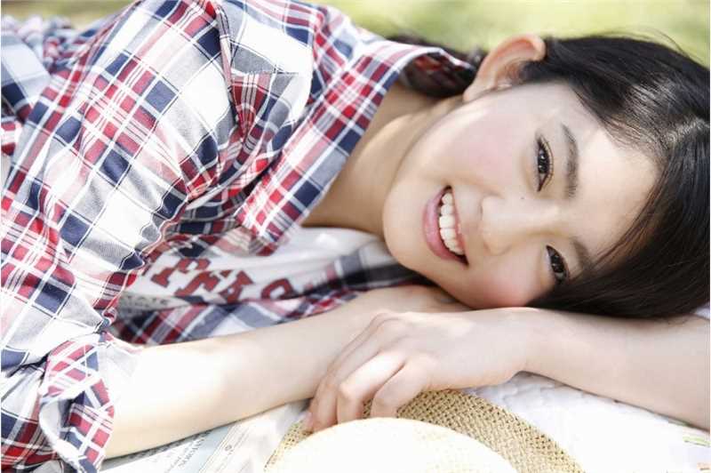 日本清纯美少女铃本美愉私拍