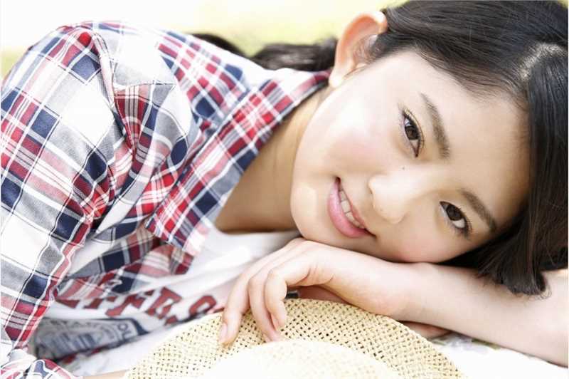 日本清纯美少女铃本美愉私拍