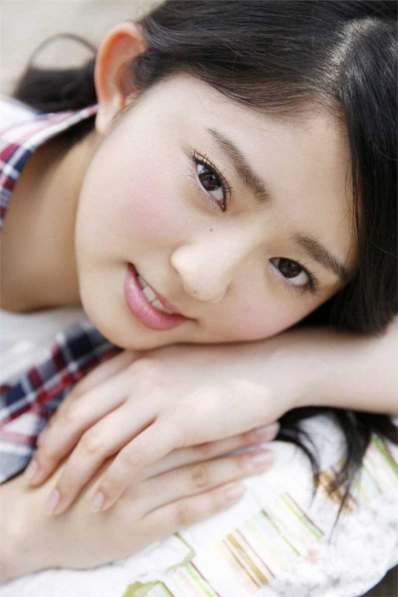 日本清纯美少女铃本美愉私拍