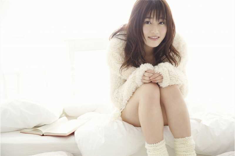 优质日本美少女组合成员守屋茜清纯私拍图片相册