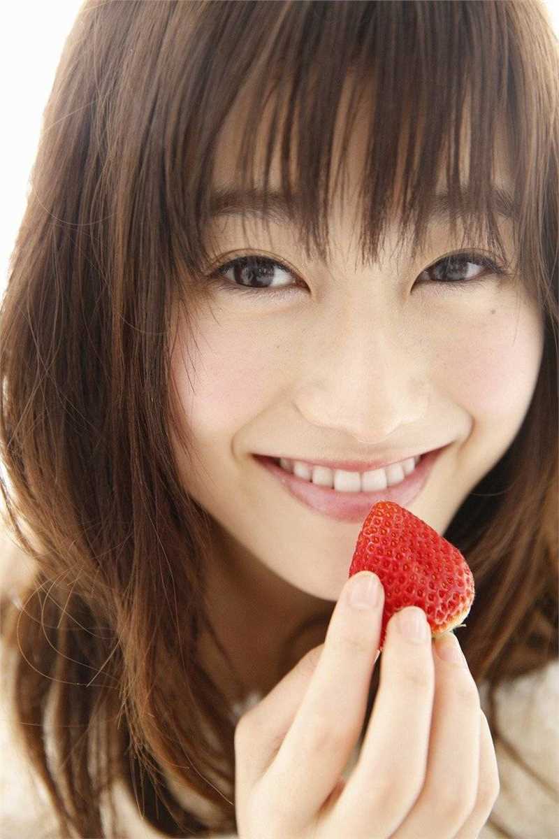 优质日本美少女组合成员守屋茜清纯私拍图片相册