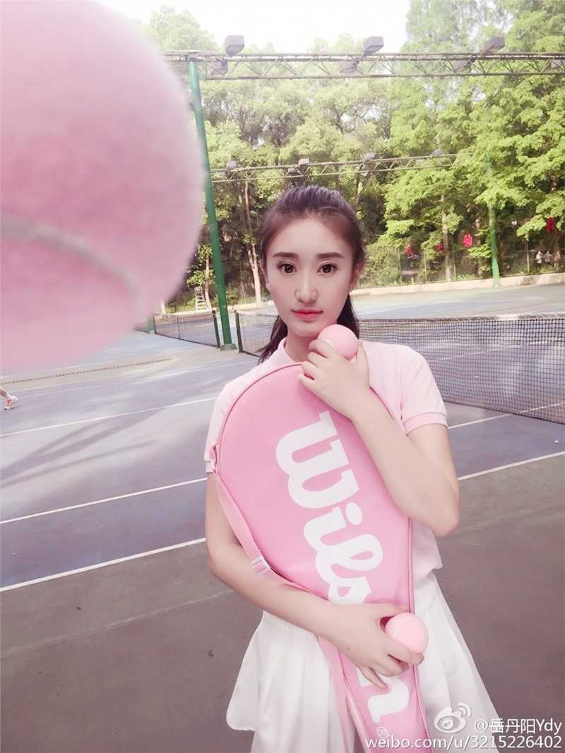 90后美女校花岳丹阳清纯