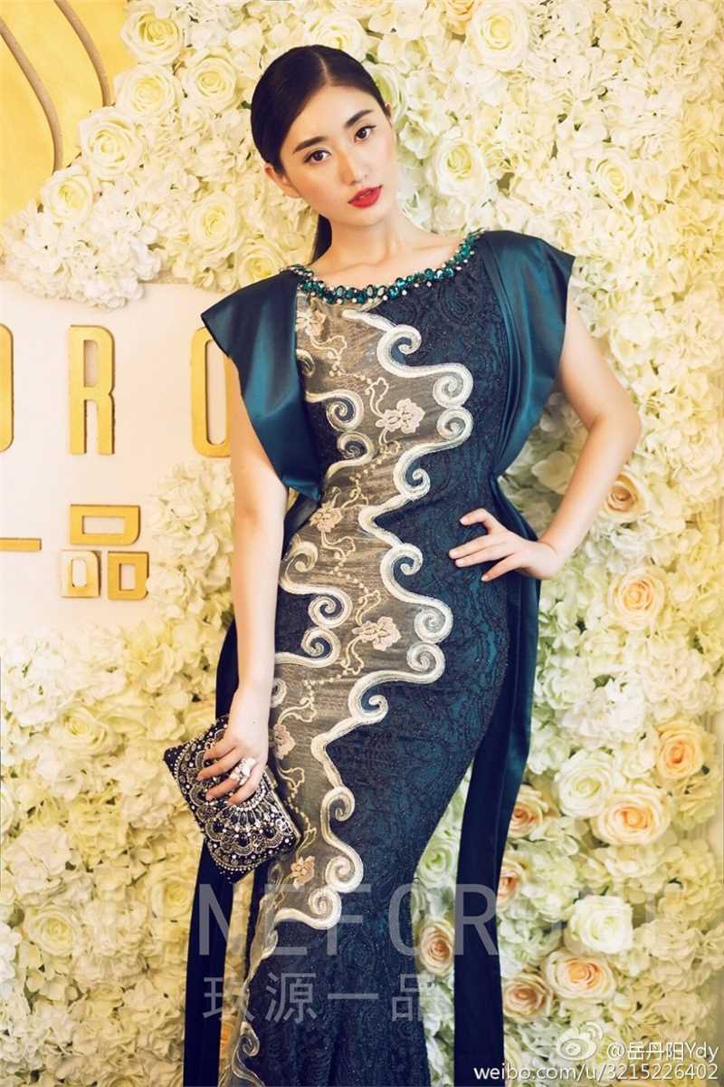 90后美女校花岳丹阳清纯