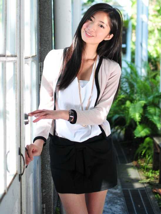 最全台湾空姐美女蔡涵宜Emily清纯图片相册
