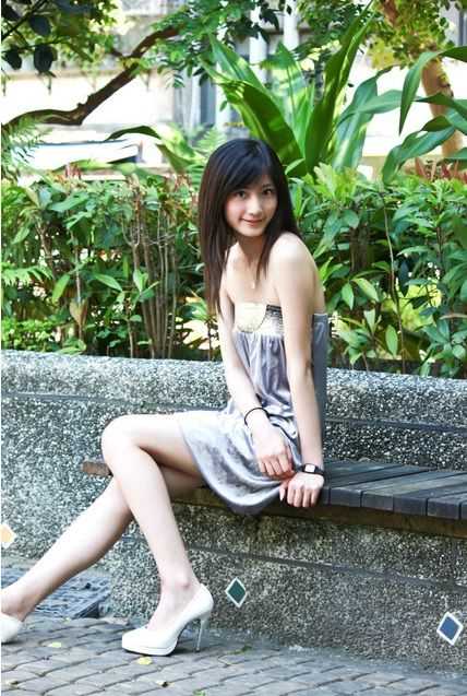 最全台湾空姐美女蔡涵宜Emily清纯图片相册