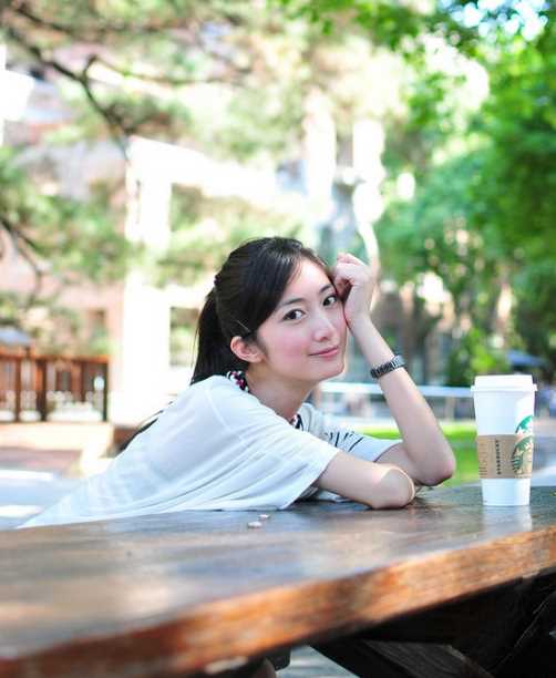 最全台湾空姐美女蔡涵宜Emily清纯图片相册