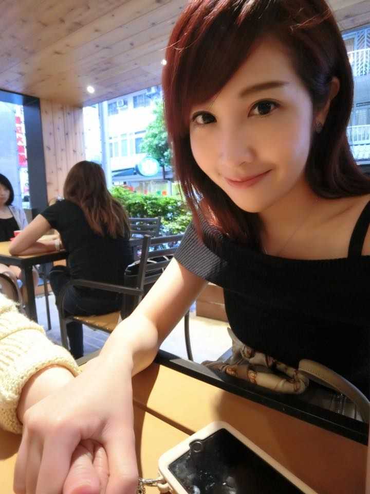 优质台湾美女主播黄若薇Vivi清纯图片
