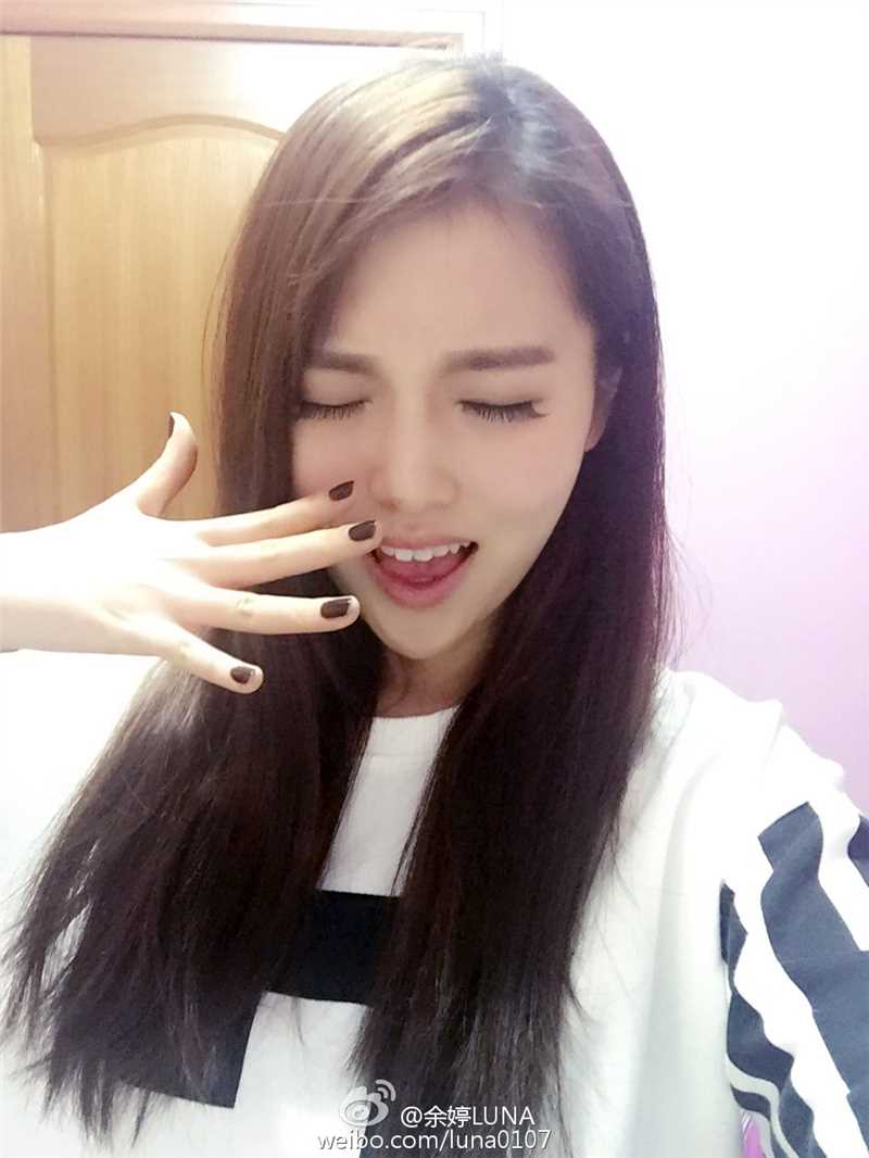 高清清纯美女校花余婷luna微博图集