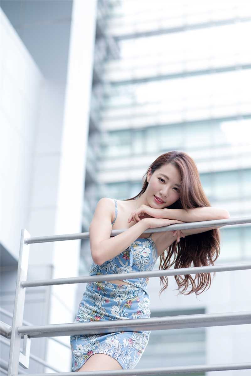 精选台湾清纯美女玛儿(Emma,Jiang)气质外拍图册