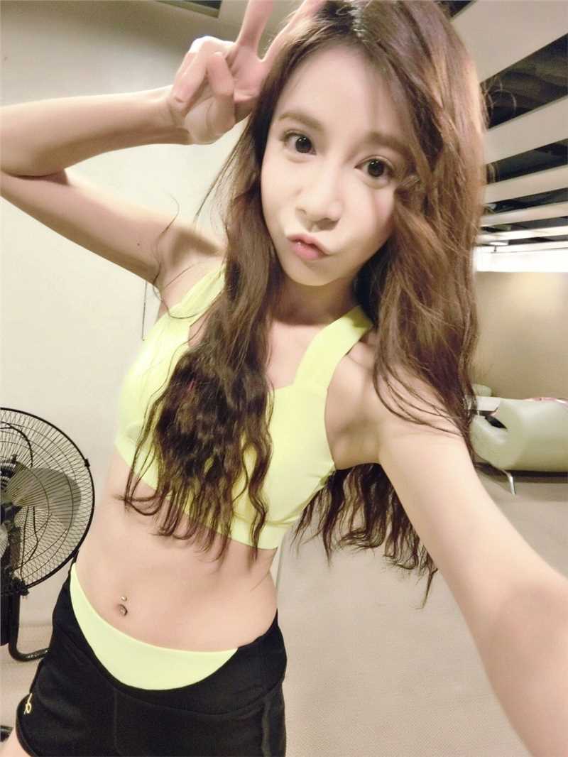 网拍女神陈滢安清纯图集