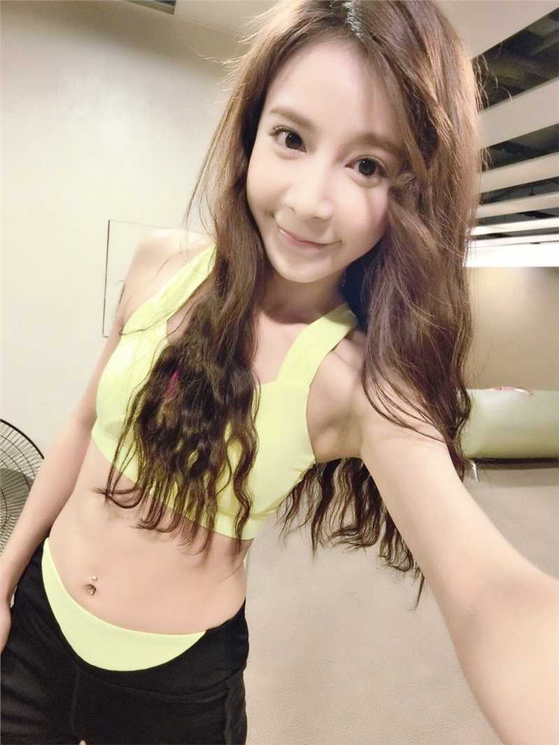 网拍女神陈滢安清纯图集