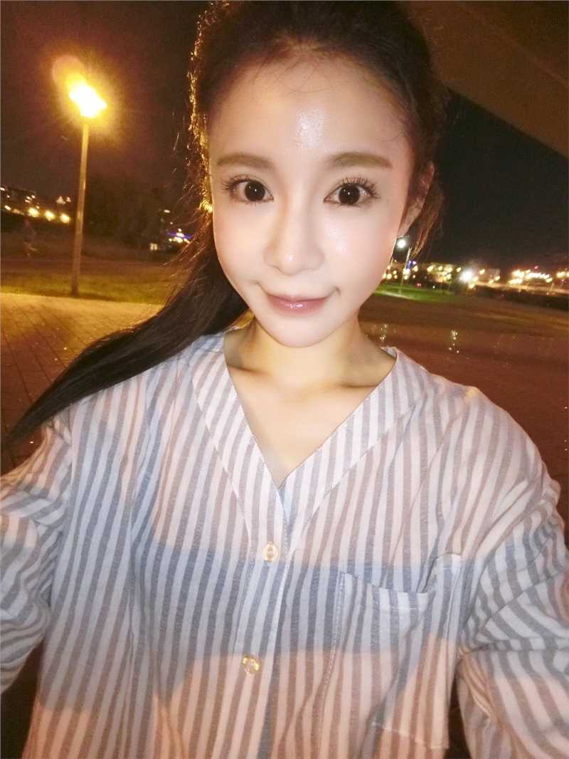 网拍女神陈滢安清纯图集