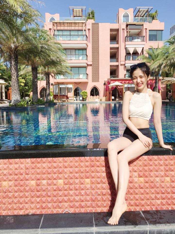 高清网拍模特美女杨君怡清纯摄影图集