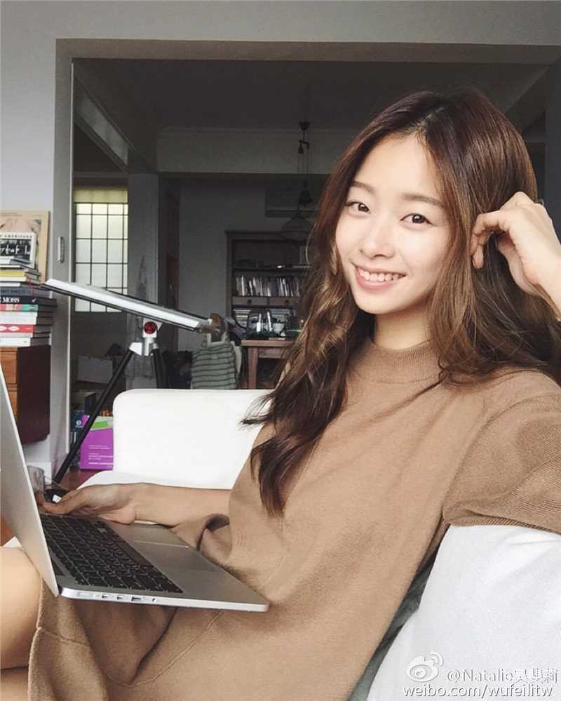 最新台湾网拍模特吴斐莉Natalie清纯摄影图集
