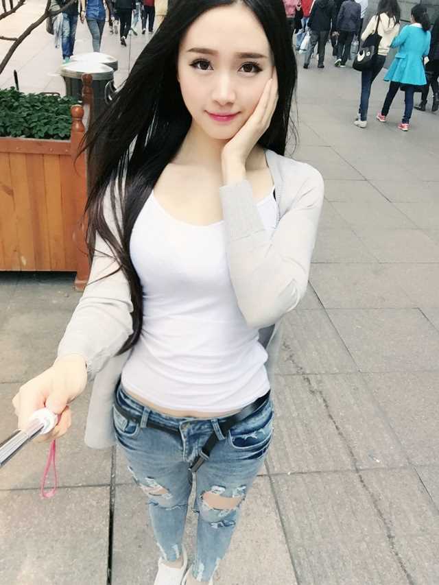 最全身材的波涛美少女户外清纯相册