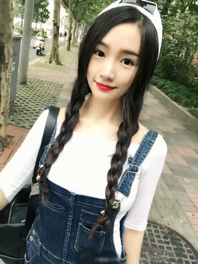 最全身材的波涛美少女户外清纯相册