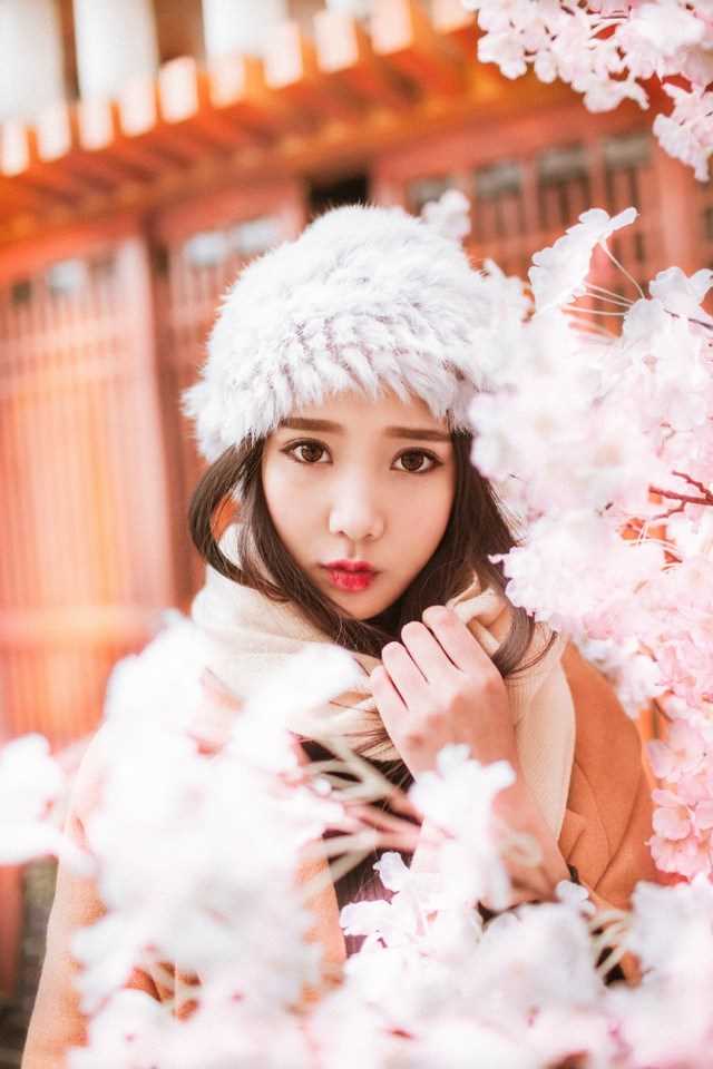 精选清纯电眼女神樱花树下的唯美图册