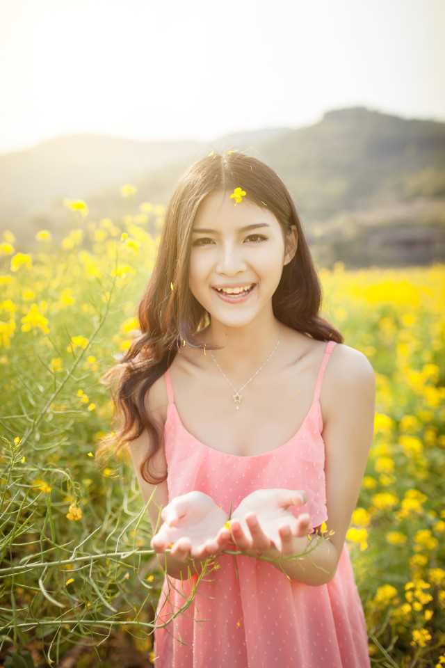 优质清纯阳光邻家小妹油菜花田中甜美相册